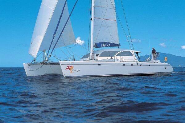 PARTY SAILING CATAMARAN 4