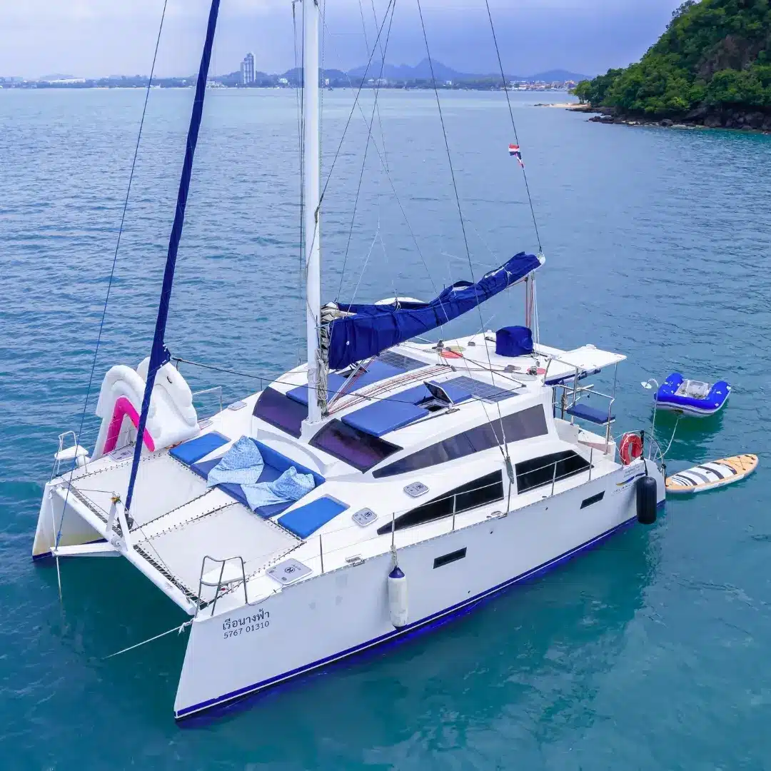 SAILING PARTY CATAMARAN 1